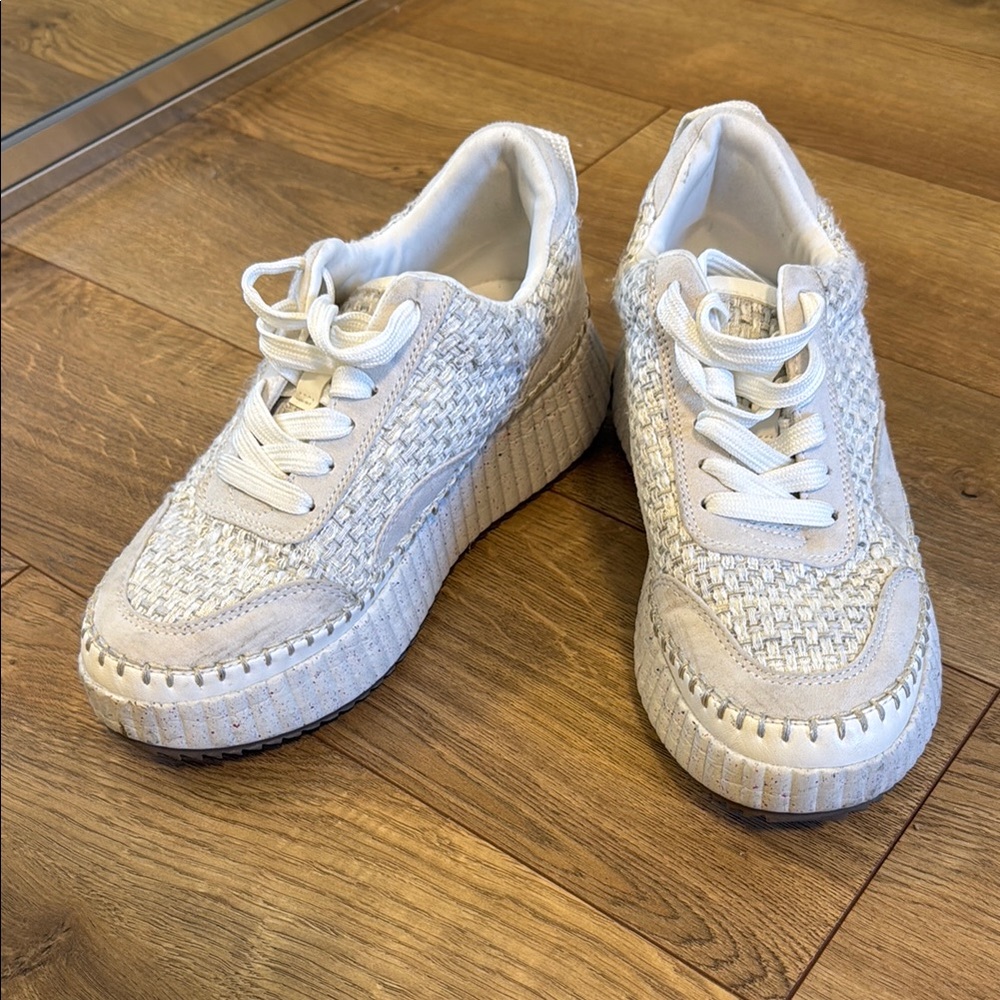 Universal Thread White Woven Sneakers